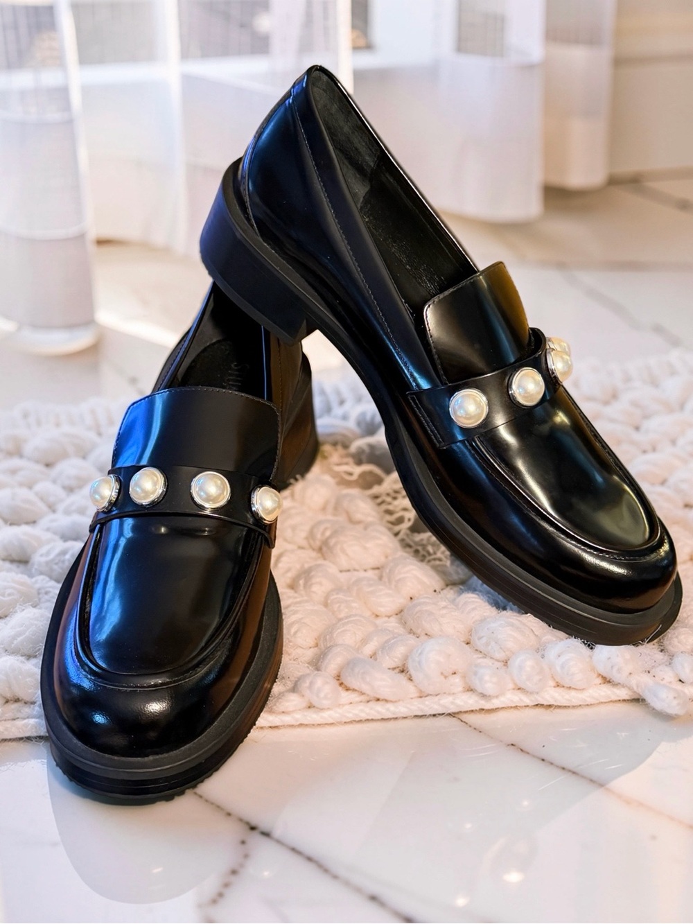 Stewart Weitzman NWT Sz 9.5 Portia Black Patent Leather Loafers Pearl Trim SH473
